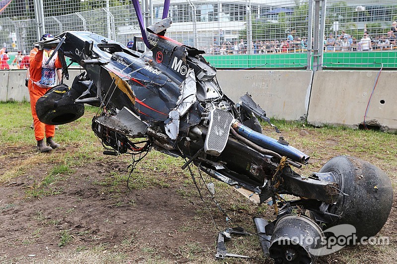 f1-australian-gp-2016-the-mclaren-mp4-31-of-fernando-alonso-mclaren-after-his-race-stoppin