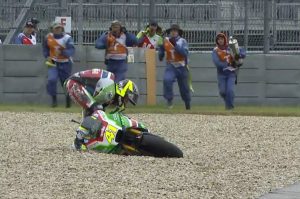 Aleix Espargaro ngã ở Austin