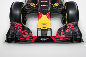 Redbull dùng Aston Martin để nhắc nhở Renault?