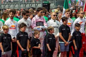 F1 thay thế Grid girl bằng Grid Kid