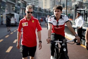 Sebastian Vettel và Charles Leclerc bị phạt bậc xuất phát