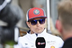 Kimi Raikkonen-Sự cố với chiếc nắp cống khiến cho F1 không khác gì một giải đua nghiệp dư