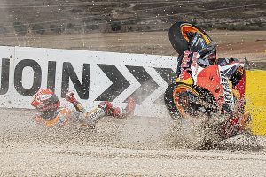 Marc Marquez dùng FP2 để thử lốp cứng-trước nên bị crash