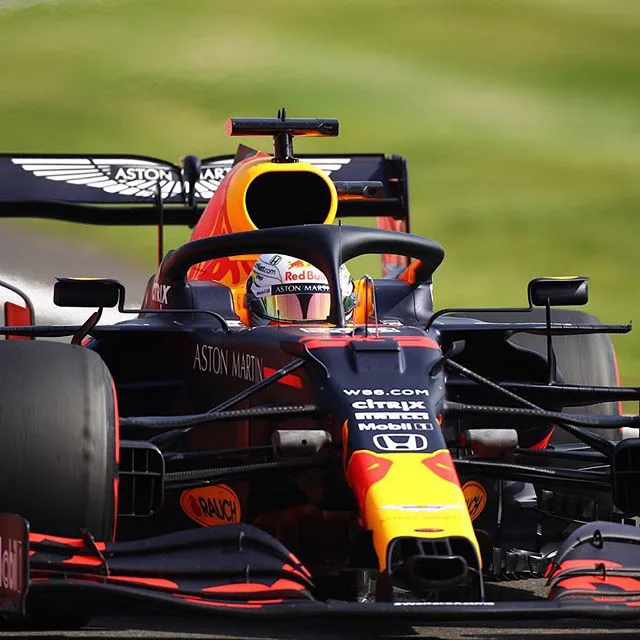 Max Verstappen đầu hàng Mercedes khi cuộc đua chính GP nước Anh 2020 còn chưa bắt đầu