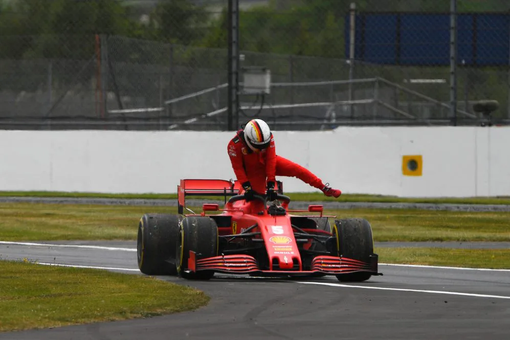 (Silverstone 2020) Sebastian Vettel hư động cơ, Charles Leclerc vất vả với lốp Trung bình