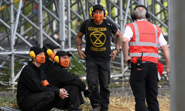 Cảnh sát Anh bắt giữ 4 người xâm nhập trường đua Silverstone ‘vì môi trường’
