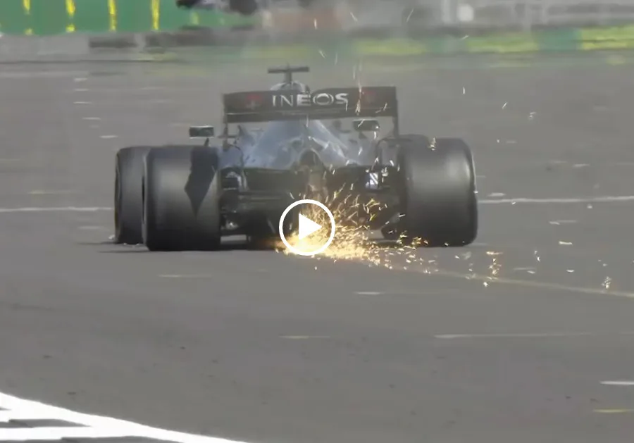 (Silverstone 2020) Video Lewis Hamilton bị bể bánh ở vòng cuối vẫn kịp giành chiến thắng