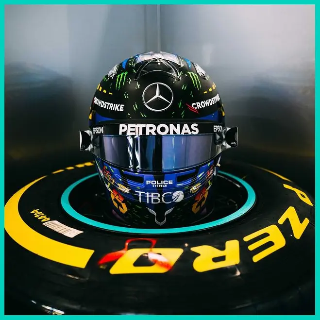 Chiếc nón bảo hiểm đặc biệt được Lewis Hamilton sử dụng và chiến thắng ở GP Anh 2021