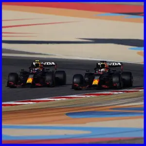 Helmut Marko-Verstappen đã chậm đi 0.3 giây một vòng ở Bahrain do lỗi vi sai