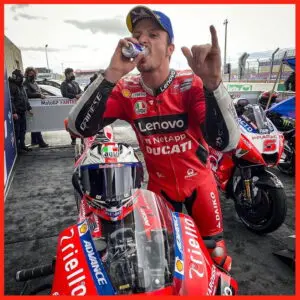 MotoGP Pháp 2021: Marc Marquez ngã xe khi đang dẫn đầu, Jack Miller khuất phục Fabio Quartararo để giành chiến thắng
