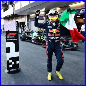 Sergio Perez chiến thắng Baku 2021: Tôi cảm thấy nghẹt thở trước sức ép của Lewis Hamilton