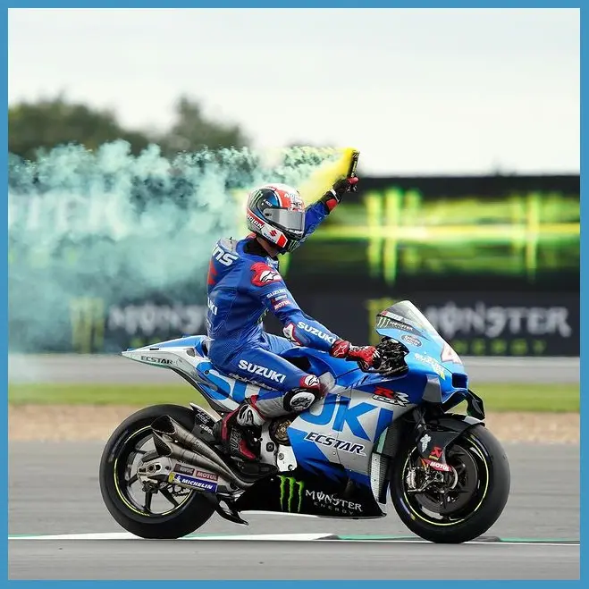 Alex Rins ăn mừng vị trí thứ 2 chặng đua MotoGP Anh 2021