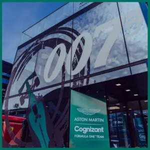 Aston Martin tranh thủ quảng cáo phim 007 ở Monza