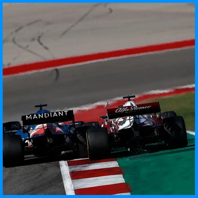 Pha song đấu của Fernando Alonso và Kimi Raikkonen ở GP Mỹ 2021