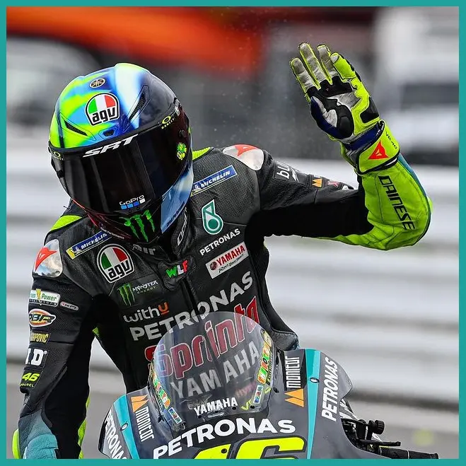 Valentino Rossi đua practice ở chặng đua MotoGP Emilia Romagna 2021
