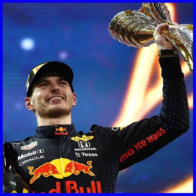 Max Verstappen giành chiến thắng chặng đua GP Abu Dhabi 2021