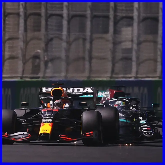 Tình huống Max Verstappen phanh gấp nên bị Lewis Hamilton tông vào đuôi xe