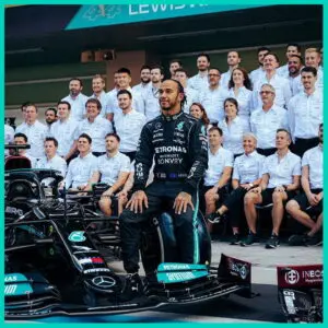 Mercedes chấp nhận phán quyết của trọng tài, nhưng cả Toto Wolff và Lewis Hamilton đều không đến dự FIA Gala