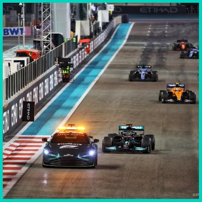 Tình huống có xe an toàn ở GP Abu Dhabi 2021