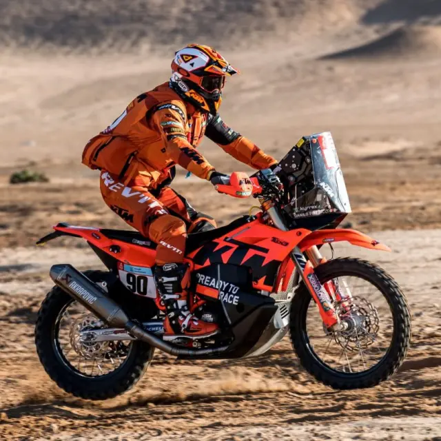 Danilo Petrucci thi đấu chặng 4 Dakar Rally 2022