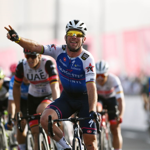 UAE Tour 2022 chặng 2, Marck Cavendish chiến thắng, Jasper Philipsen độc chiếm ngôi đầu