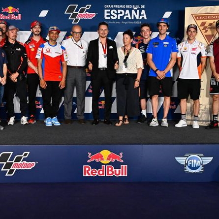 Jorge Lorenzo nhận danh hiệu huyền thoại MotoGP