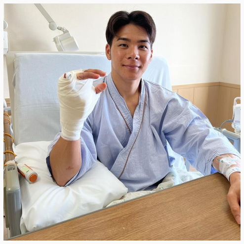Takaaki Nakagami phẫu thuật lần thứ ba trong vòng 2 tháng
