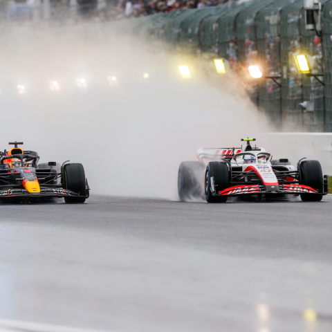 F1 đang tìm cách giảm thiểu tình trạng phun sương ra phía sau