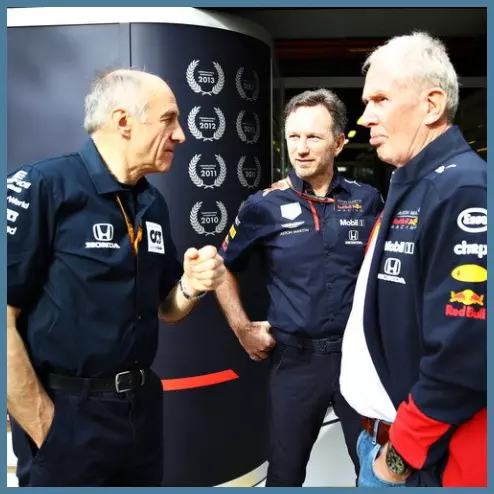 Từ trái qua: Franz Tost (đội trưởng AlphaTauri), Christian Horner (đội trưởng Red Bull Racing) và Helmut Marko (cố vấn của Red Bull)