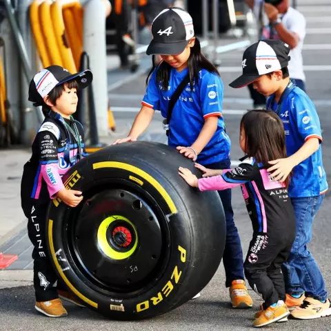 Lốp xe Pirelli ở mùa giải F1 2022