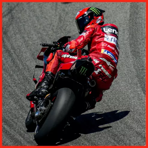 Chiếc mũ bảo hiểm Suomy của Francesco Bagnaia ở chặng đua MotoGP Tây Ban Nha 2023