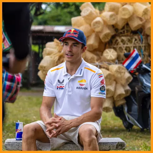 Ảnh: Marc Marquez tham gia các hoạt động bên lề chặng đua MotoGP Thái Lan 2023