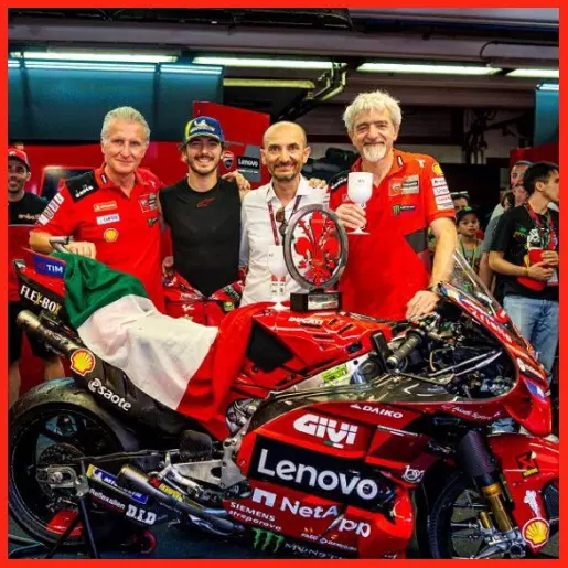 Ảnh: Các thành viên chủ chốt của Ducati, từ trái sang là Paolo Ciabatti, Francesco Bagnaia, Claudio Domenicali, Gigi Dall'Igna