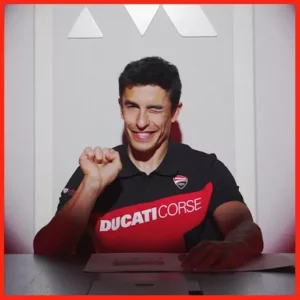 Ảnh: Marc Marquez trong buổi ký hợp đồng với Ducati Corse