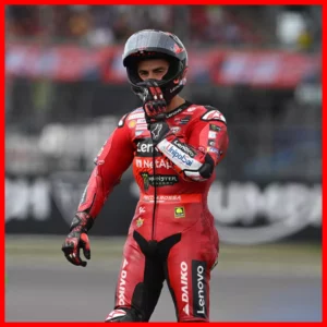 Ảnh: Francesco Bagnaia sau khi bị ngã ở Sprint race MotoGP Anh 2024