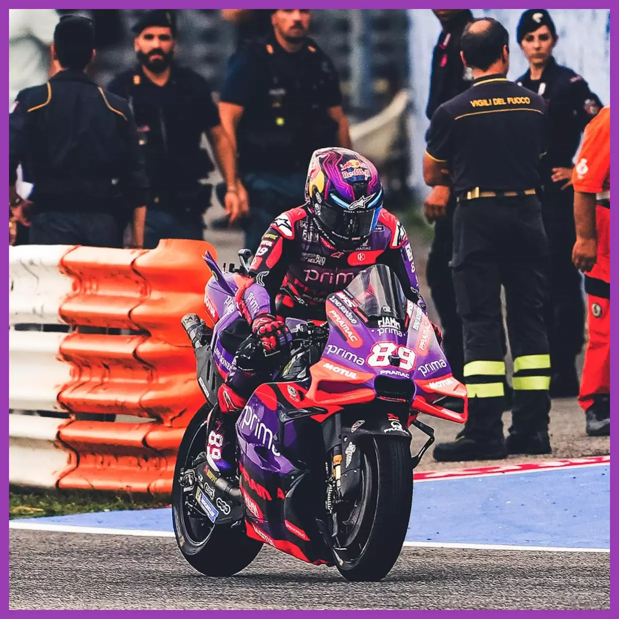 Jorge Martin lúng túng khi bị bắt vòng, nói lần sau sẽ làm theo Francesco Bagnaia