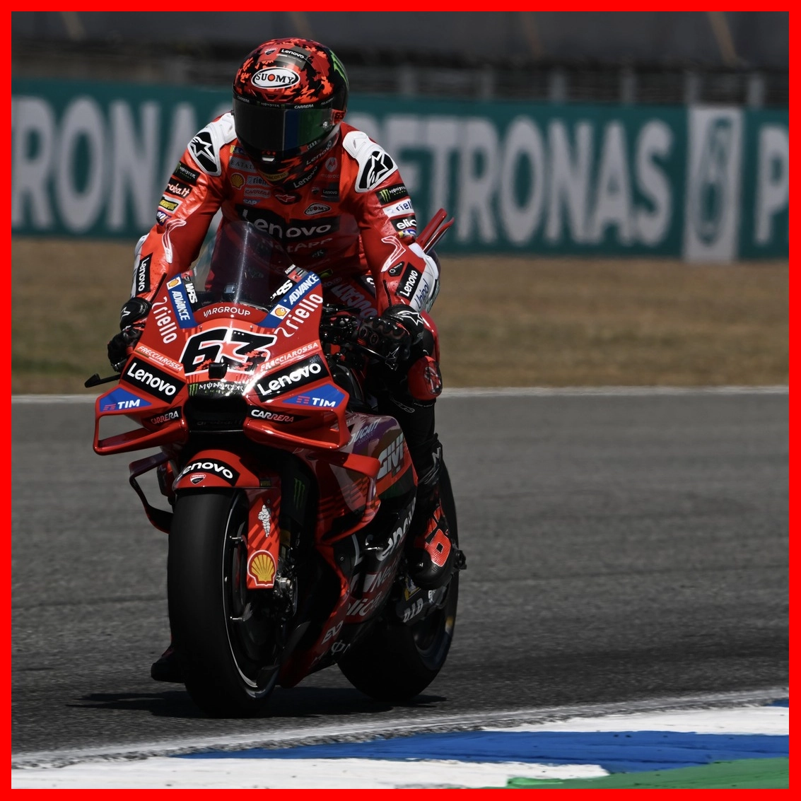 Francesco Bagnaia trong ngày đua thứ 6 của chặng đua MotoGP Thái Lan 2025