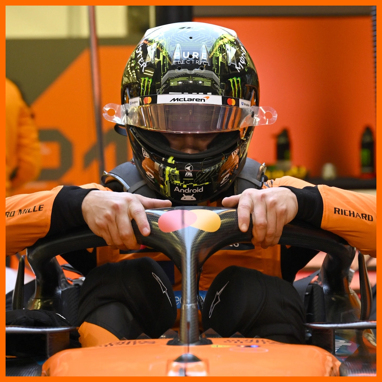 Lando Norris trong ngày đầu tiên của đợt Test Bahrain 2025