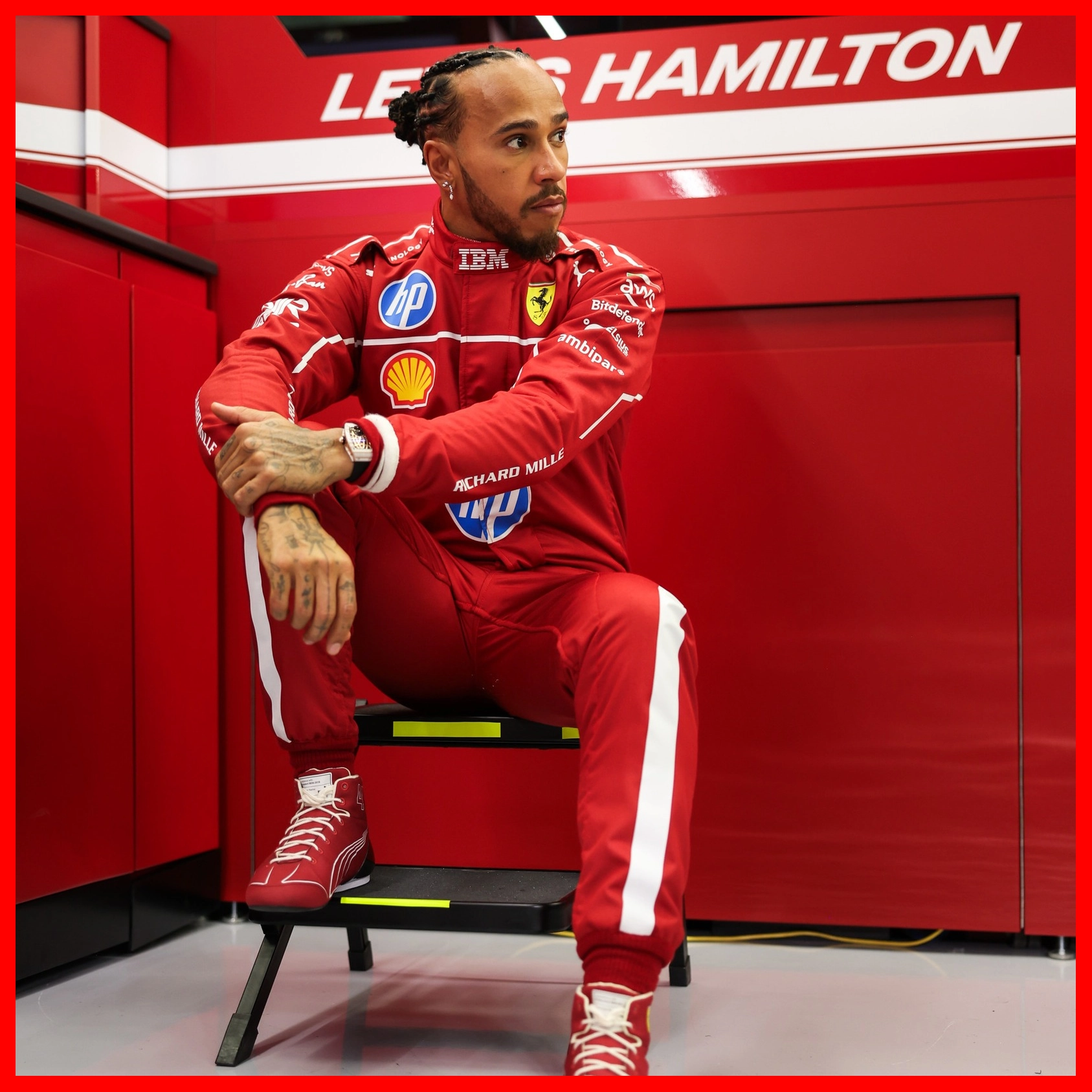 Lewis Hamilton không quan tâm đến ý kiến của những ‘lão già da trắng’