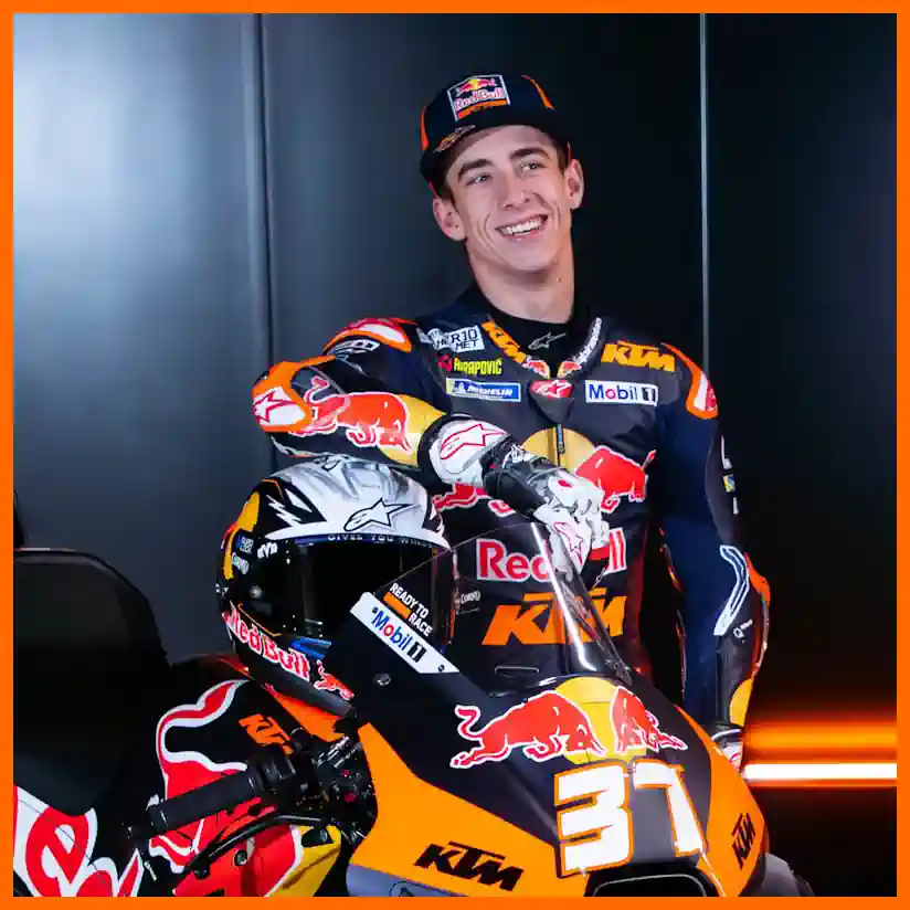 Pedro Acosta ở buổi lễ ra mắt xe MotoGP 2025 của đội đua Red Bull KTM