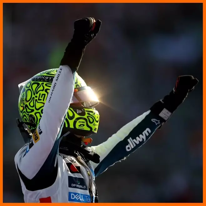 Đua xe F1, Lando Norris đoạt ngôi đầu bảng bằng một chiến thắng dễ dàng ở Mexico 2025 Đua xe F1, Lando Norris đoạt ngôi đầu bảng bằng một chiến thắng dễ dàng ở Mexico 2025