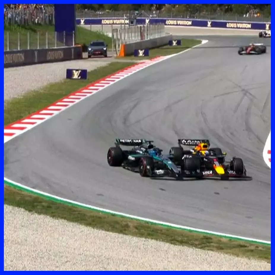 Tình huống va chạm của Max Verstappen và George Russell ở GP Tây Ban Nha 2025